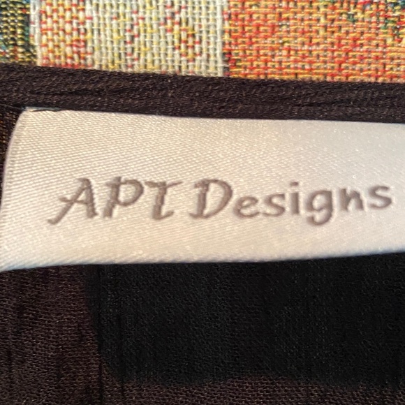 Boutique Chic Black Ruffled Women's Tunic - Picture 2 of 4